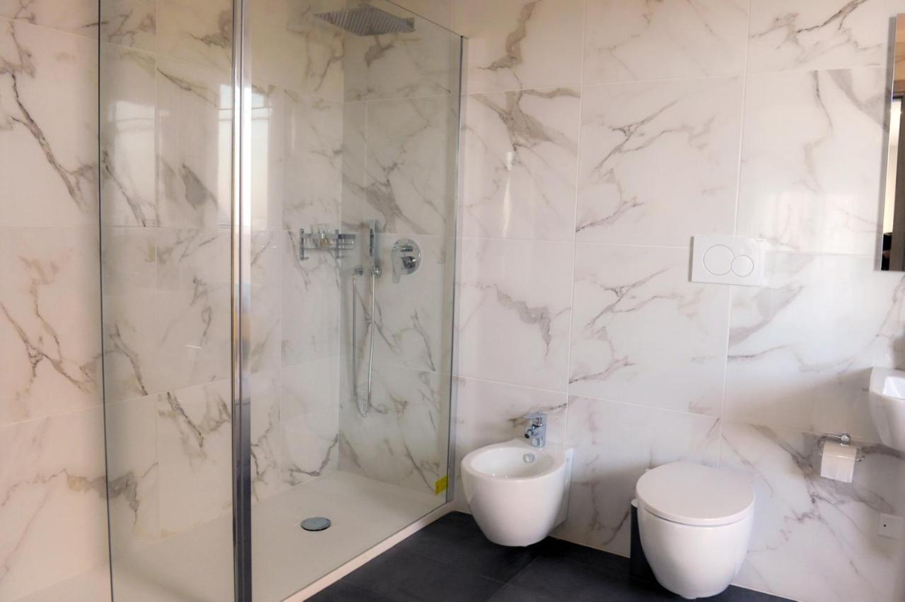 Airport Bari Deluxe Bed & Breakfast エクステリア 写真