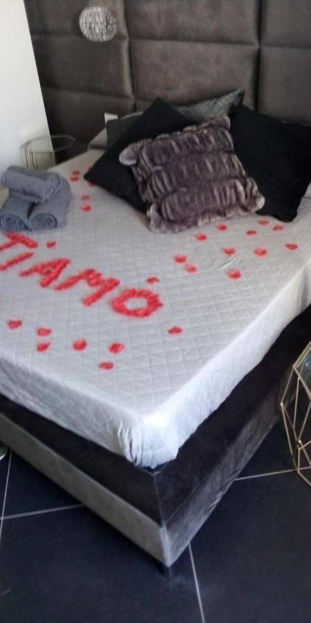 Airport Bari Deluxe Bed & Breakfast エクステリア 写真